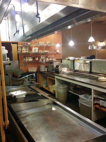 Max & Molly's: 1315 W Jackson St, Macomb, IL 61455